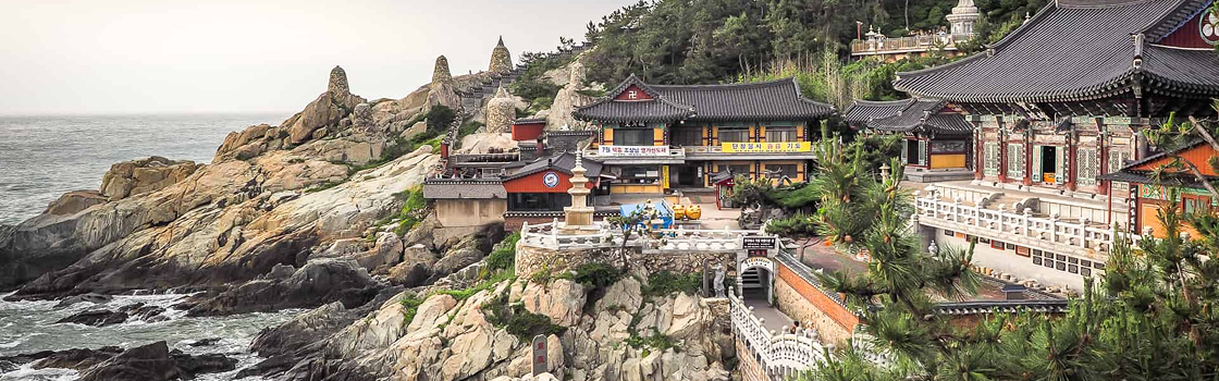 Imagem do Templo Haedong Yonggungsa na Coreia do Sul
